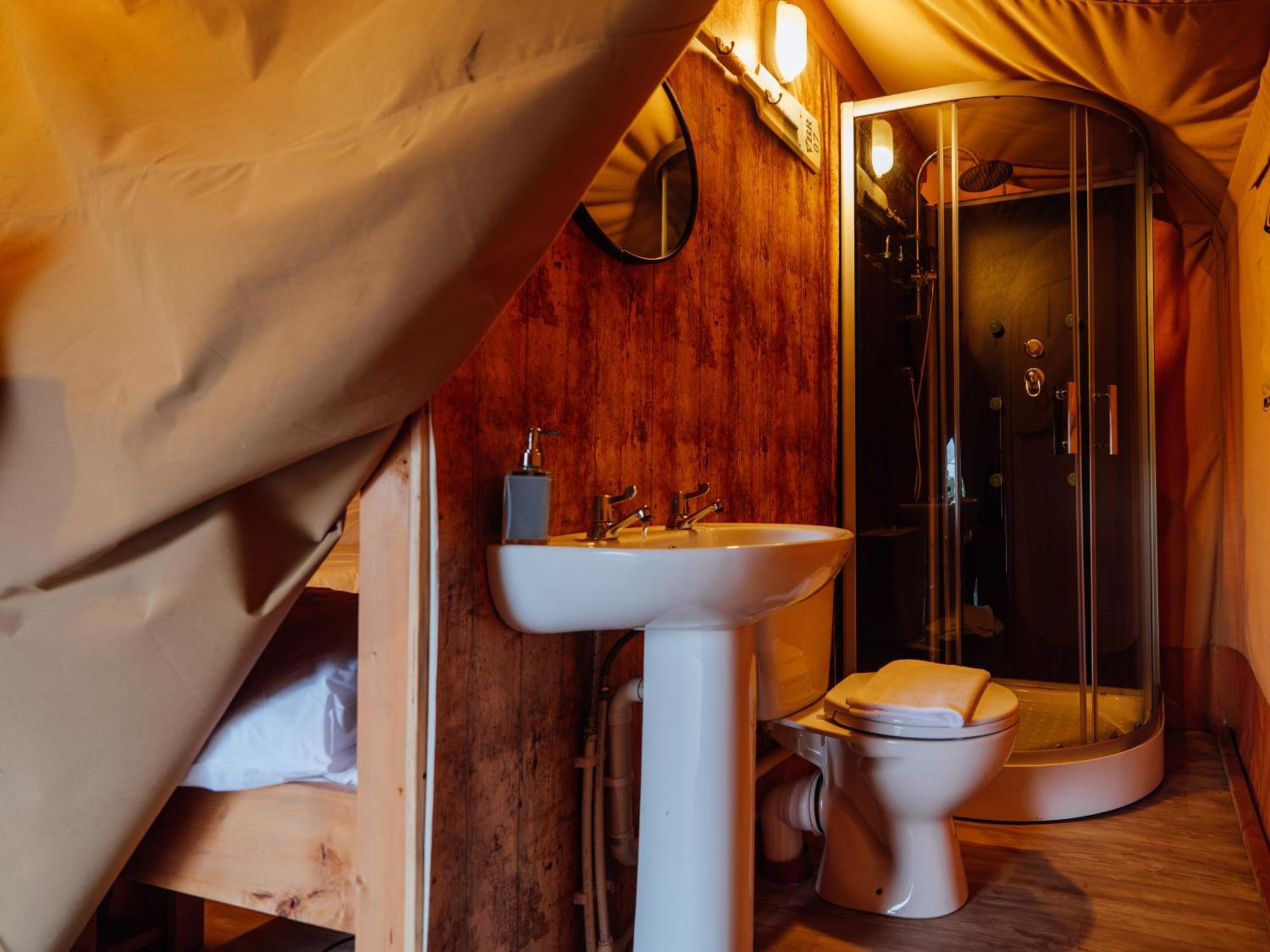 Sunset Retreats Safari Tent Ombersley Eksteriør billede